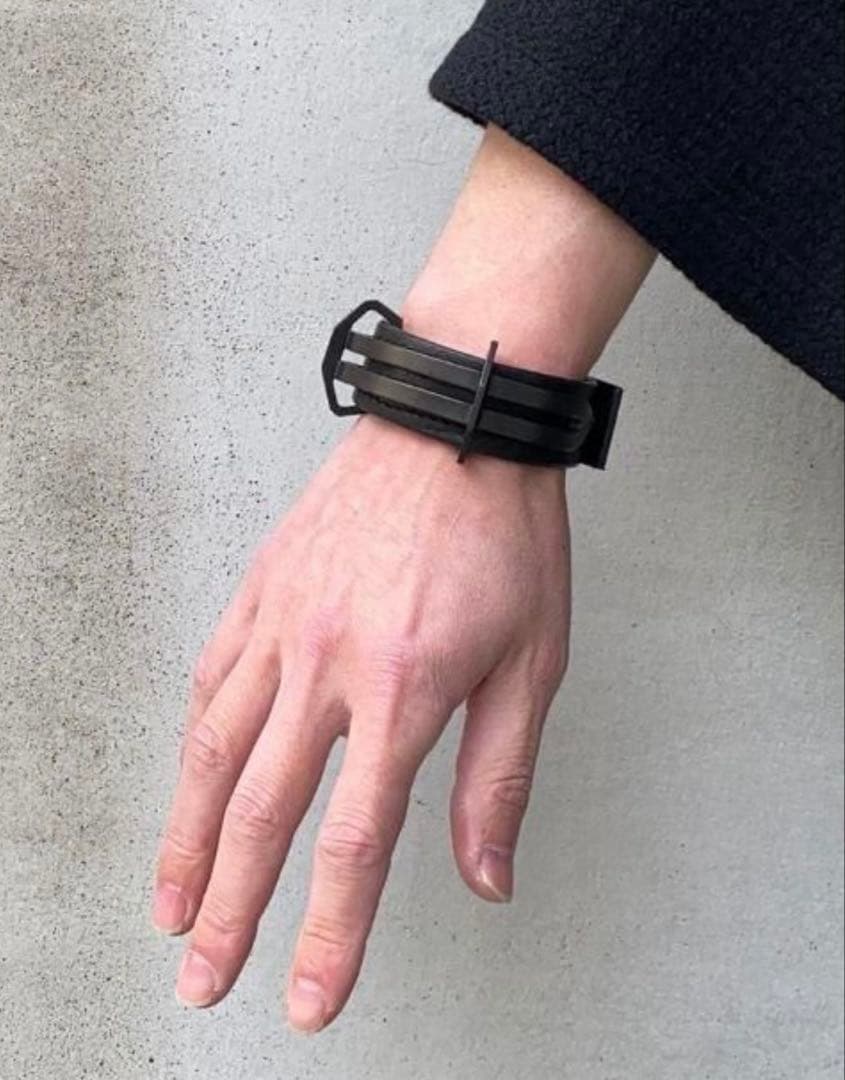 美品！！ユリウス24SSベクトルレザーブレスレット　ブラック