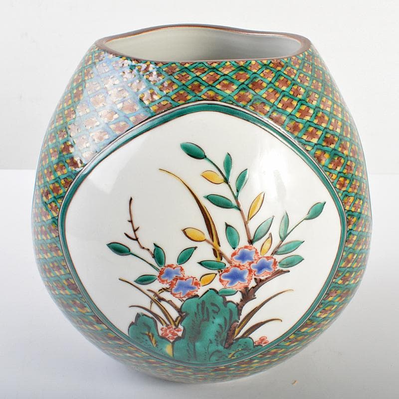 九谷焼　三代三ツ井為吉作　色絵草花文　飾壷　共布共箱　V　R6833B