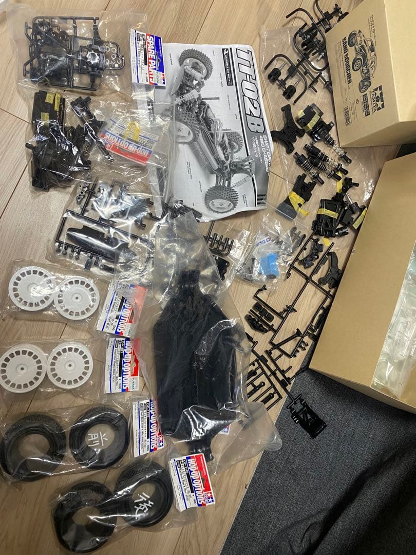 TT-02B 未組み立て ほぼ1台分 新品ワーゲンオフローダーボディ付き