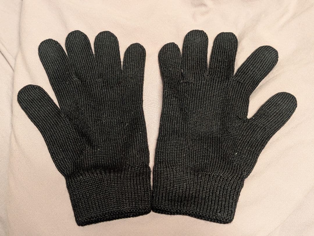 【ゆゆ】Vivienne Westwood ニットグローブ ブラック