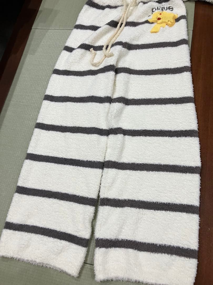 ハナちゃん 様 ジェラピケ ピカチュウ ジャガード プルオーバーロングパンツ