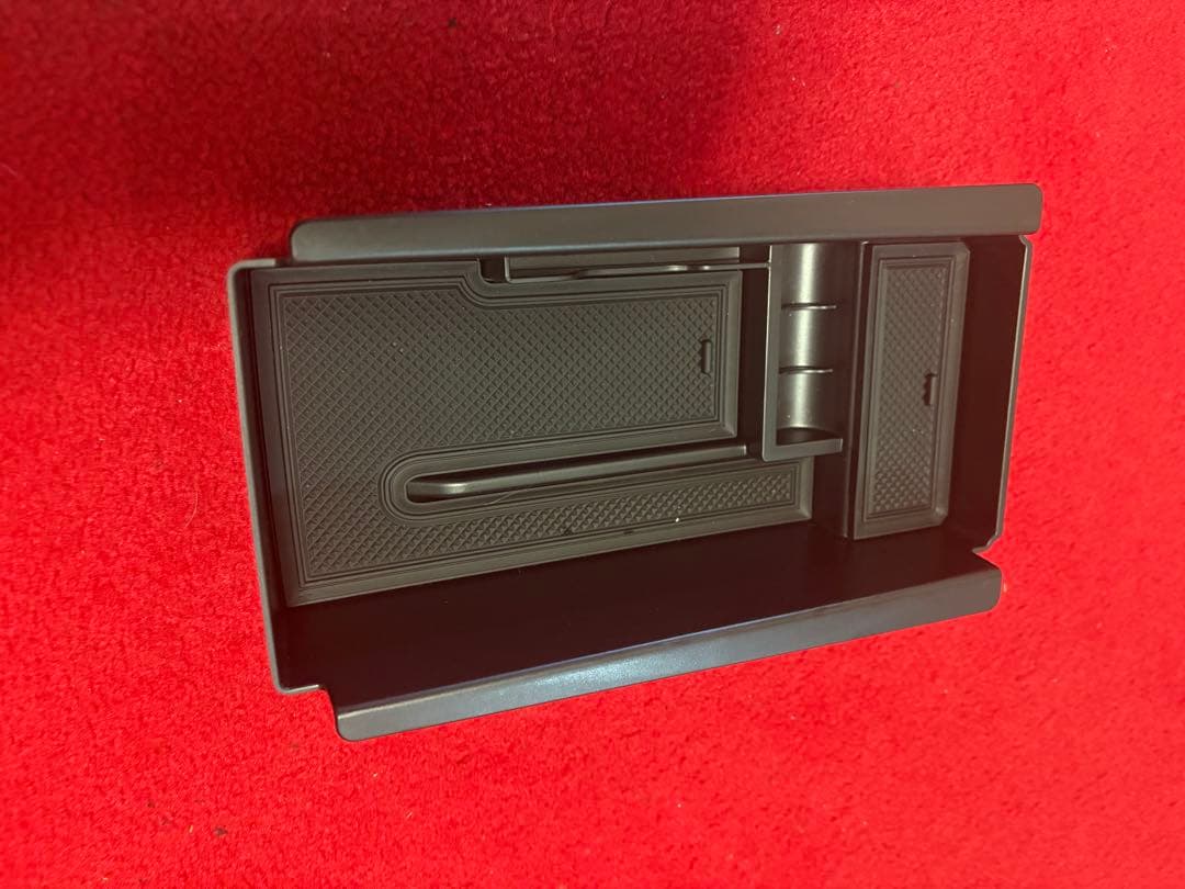 新型プリウス　車内アクセサリー