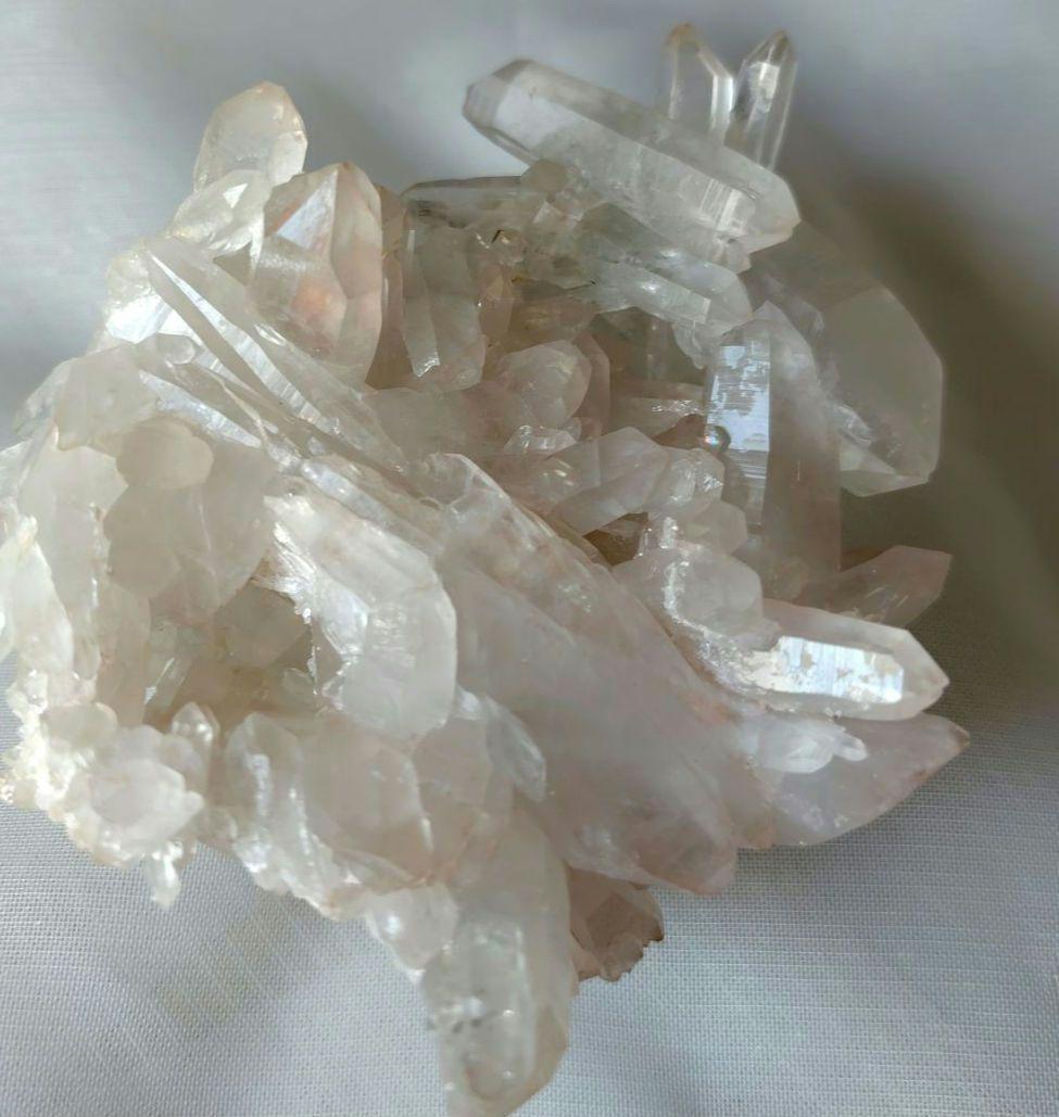 薔薇と棘＊虹入り マニカラン産ピンククォーツ&グリーンファントム DTクラスター