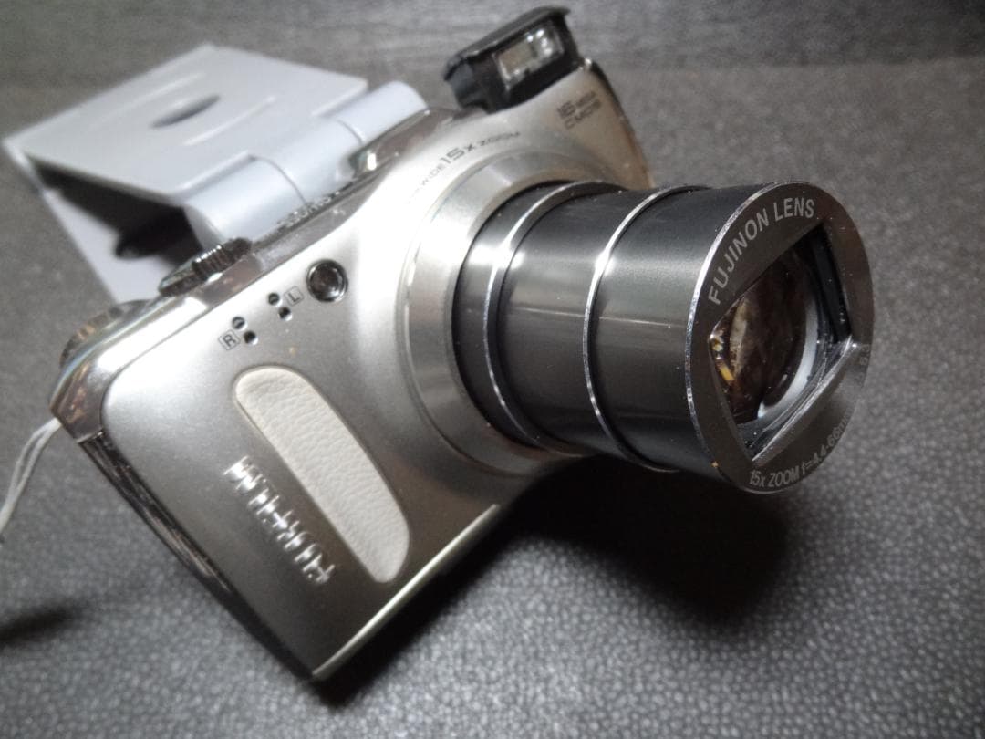 FINEPIX F550EXR シャンパンゴールド 外観極上