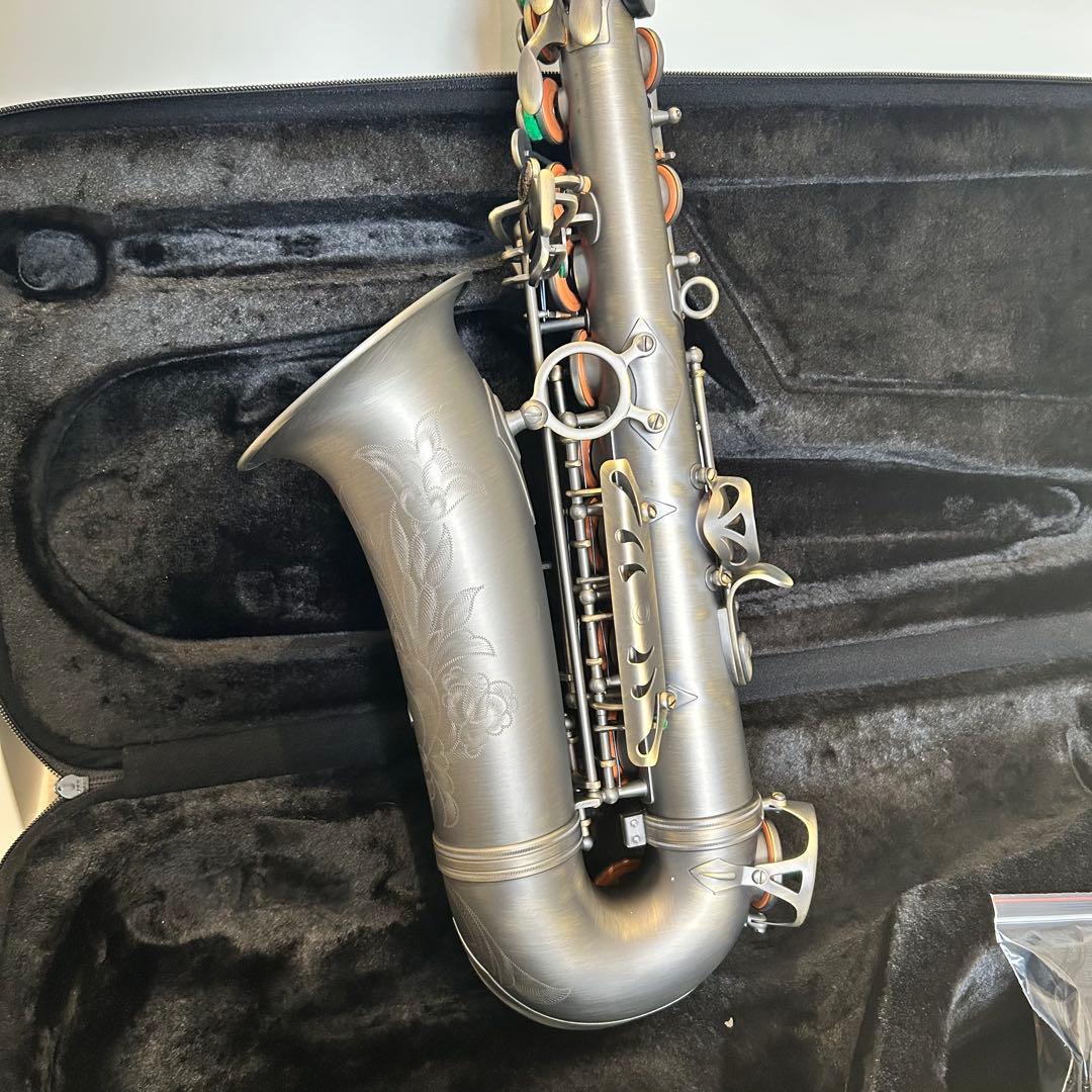 新古品【定価39万】台湾製アルトサックス　Tornade ブラックニッケルサテン