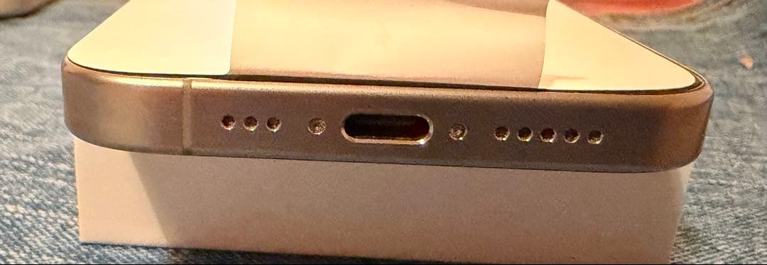 iPhone 15 Pro 256GB MOFTケース付　シルバー　SIMフリー