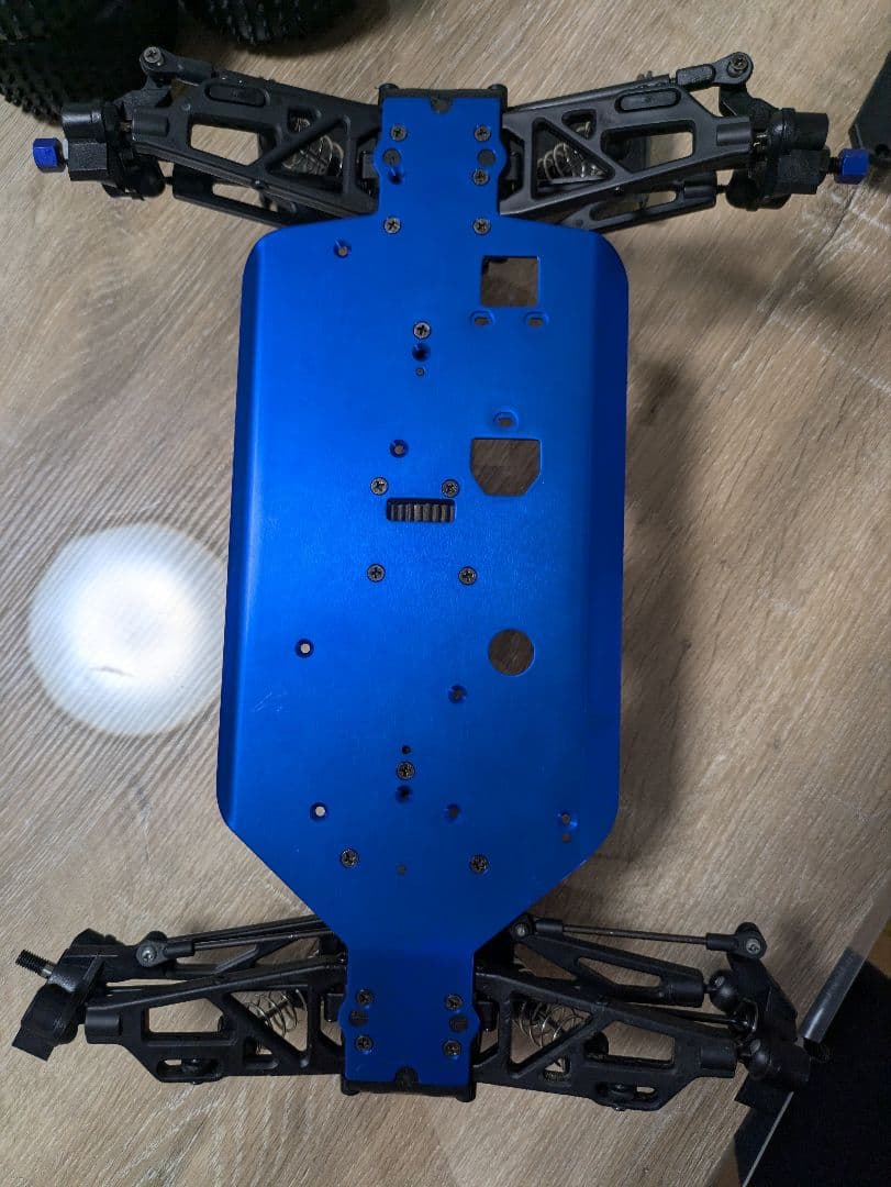 京商DBX、エンジンラジコン、未完成品