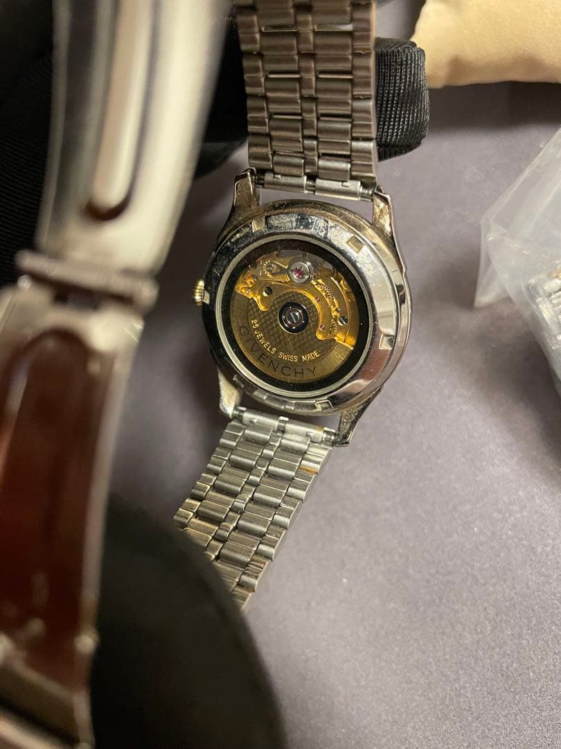 【最終値下げ】ジバンシー　メンズ　AT 稼働品　【極美品】　変えベルト付き