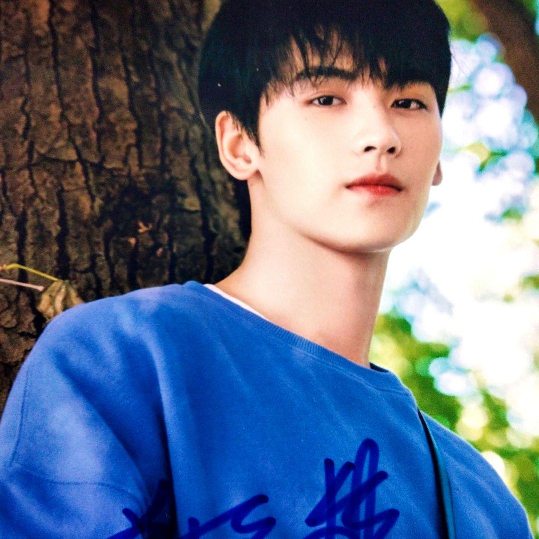 ホアン・ジュンジェ直筆サイン入り2Lサイズ写真…Huang Junjie