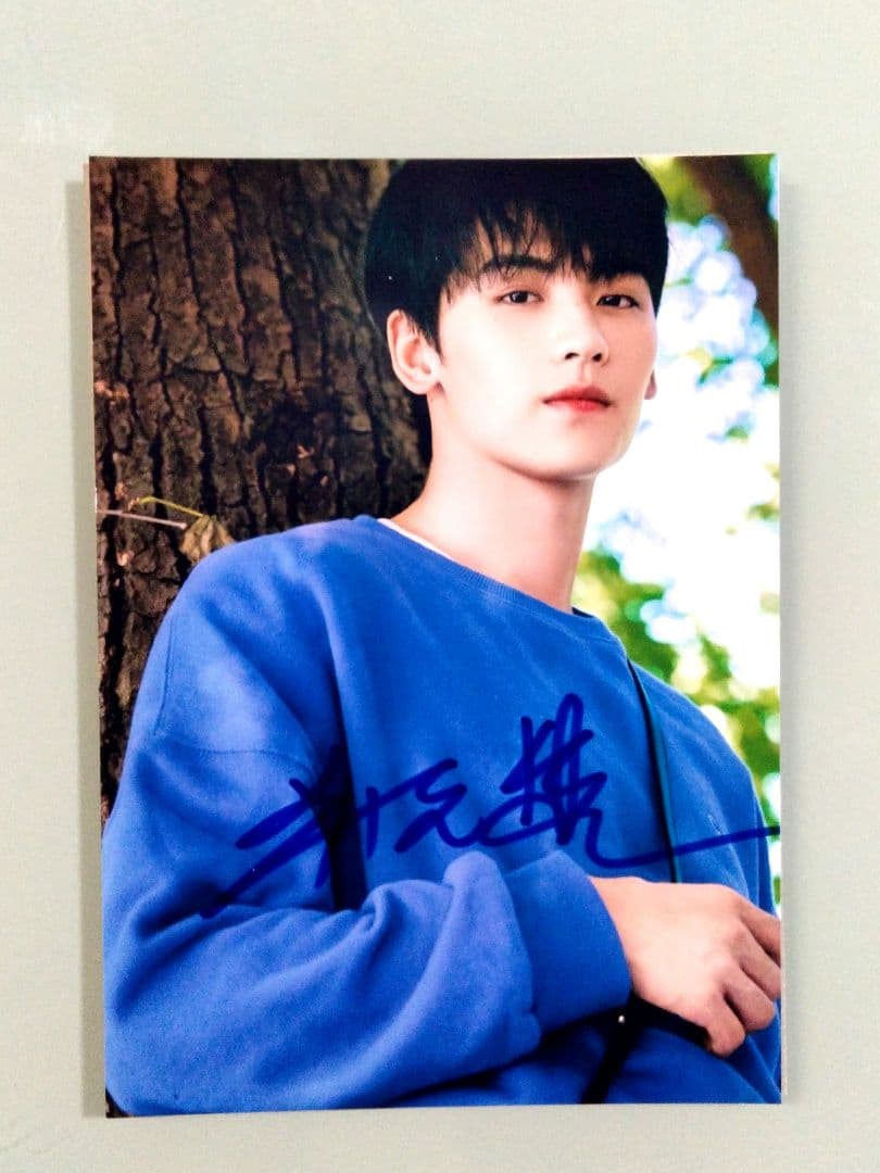 ホアン・ジュンジェ直筆サイン入り2Lサイズ写真…Huang Junjie