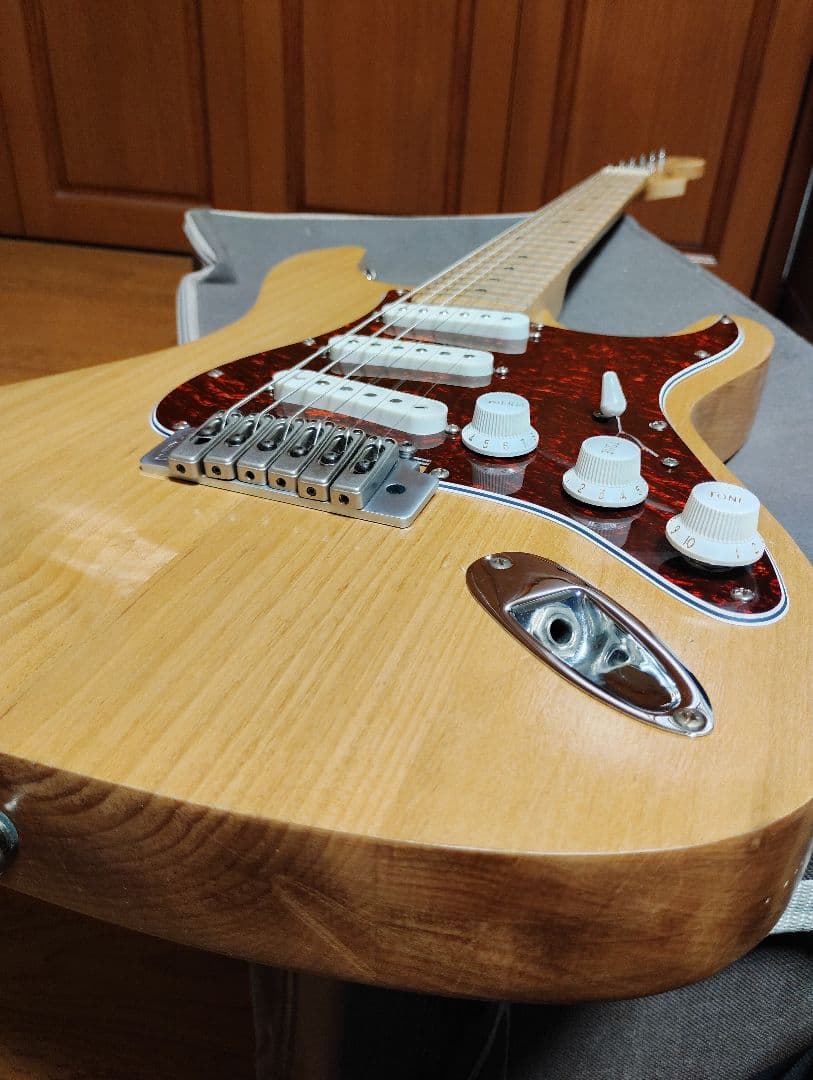 ストラトキャスター コンポーネントギター　ナチュラル