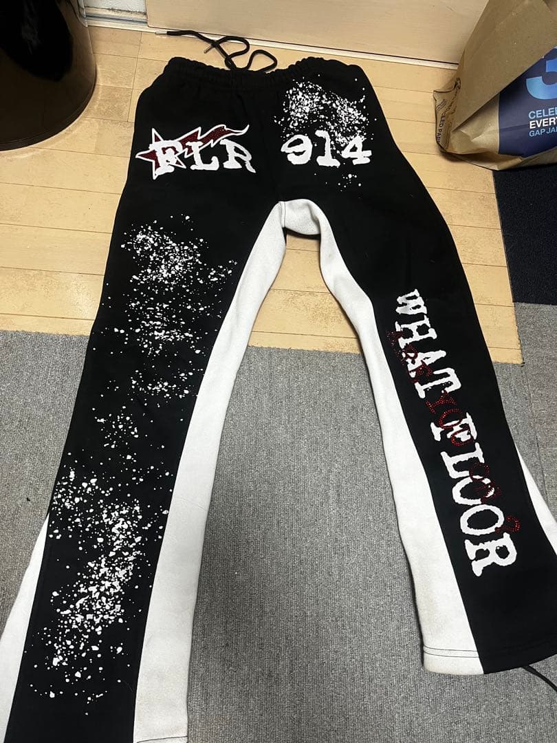 FLR 914 パーカーとスウェットパンツセット