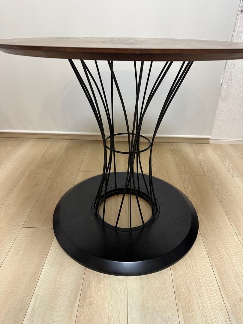 ニトリ 円形ダイニングテーブル（ウォールナット風）