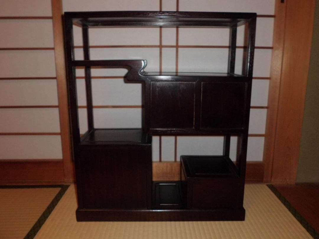 【奈良県旧家所蔵品】小振りな飾り棚　茶棚　茶箪笥　違い棚（54×54×20cm）