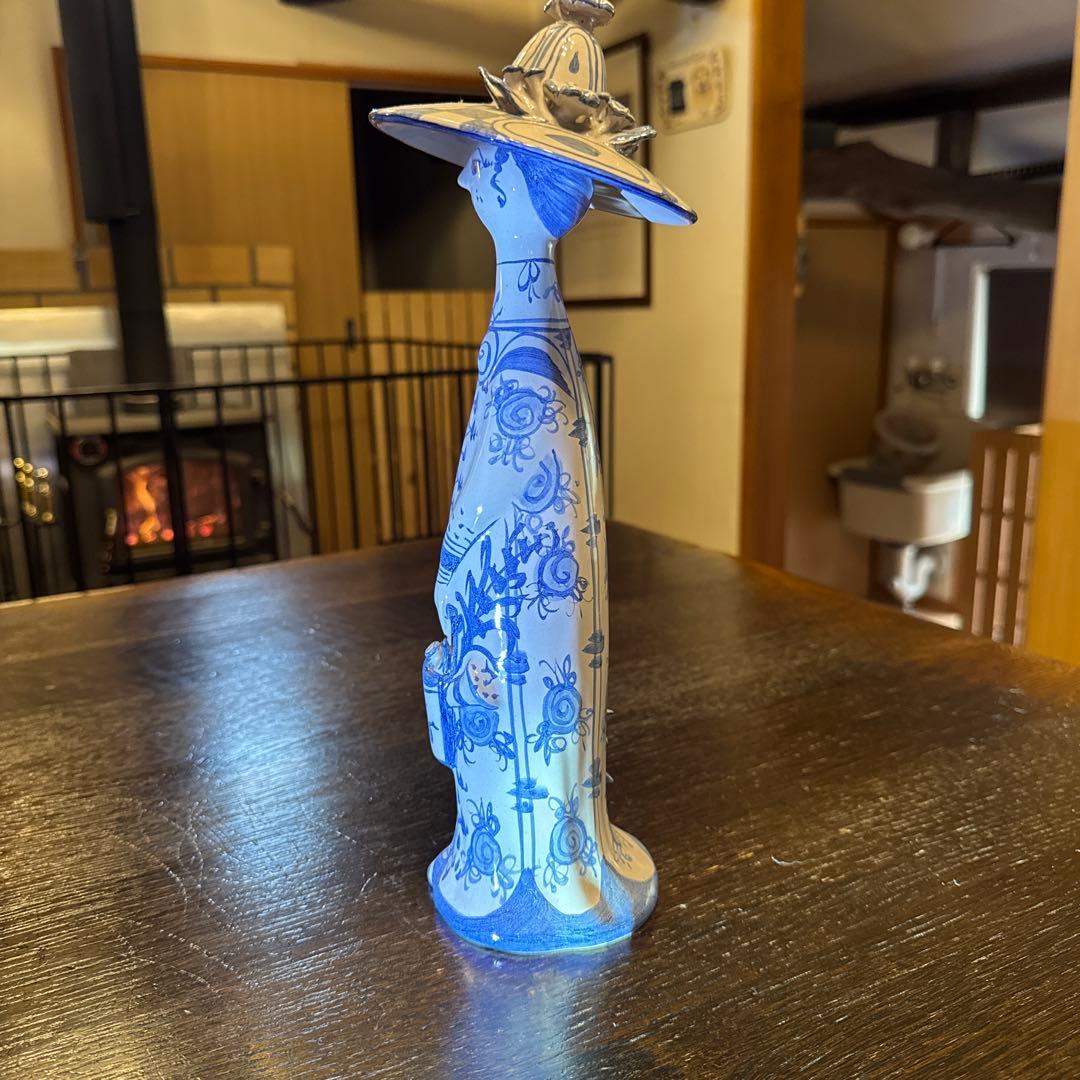 ビヨンヴィンブラッド　陶器人形　花