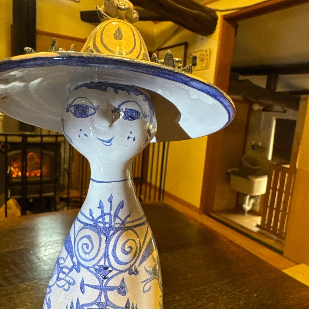 ビヨンヴィンブラッド　陶器人形　花