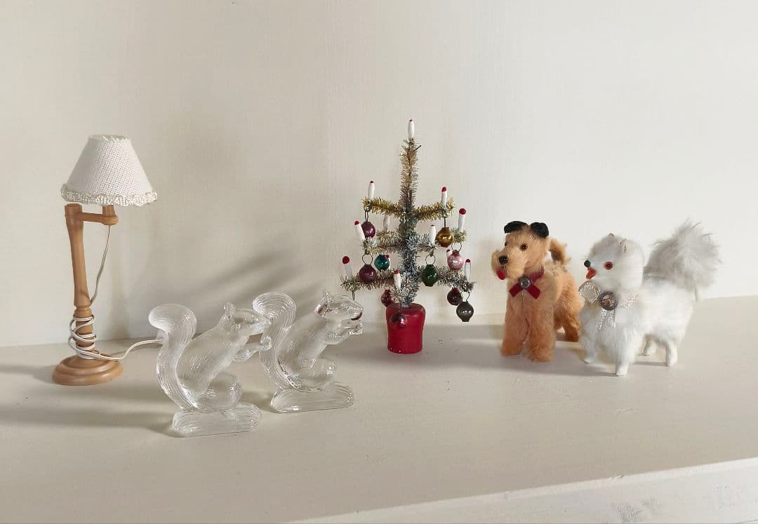 * vintage glass figure ୨୧ * ガラスの リスさん