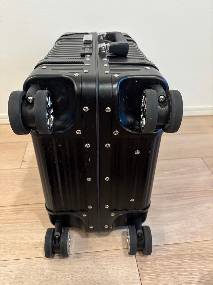 【美品】LANZZO82404 スーツケースViking 33L ブラック