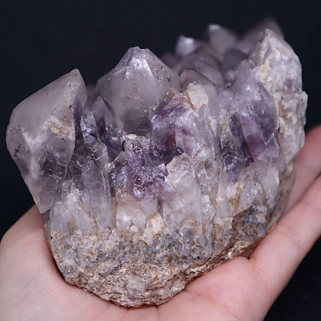大きい！ユニーク！アメジスト 紫水晶 701.4g AMT291 鉱物原石天然石
