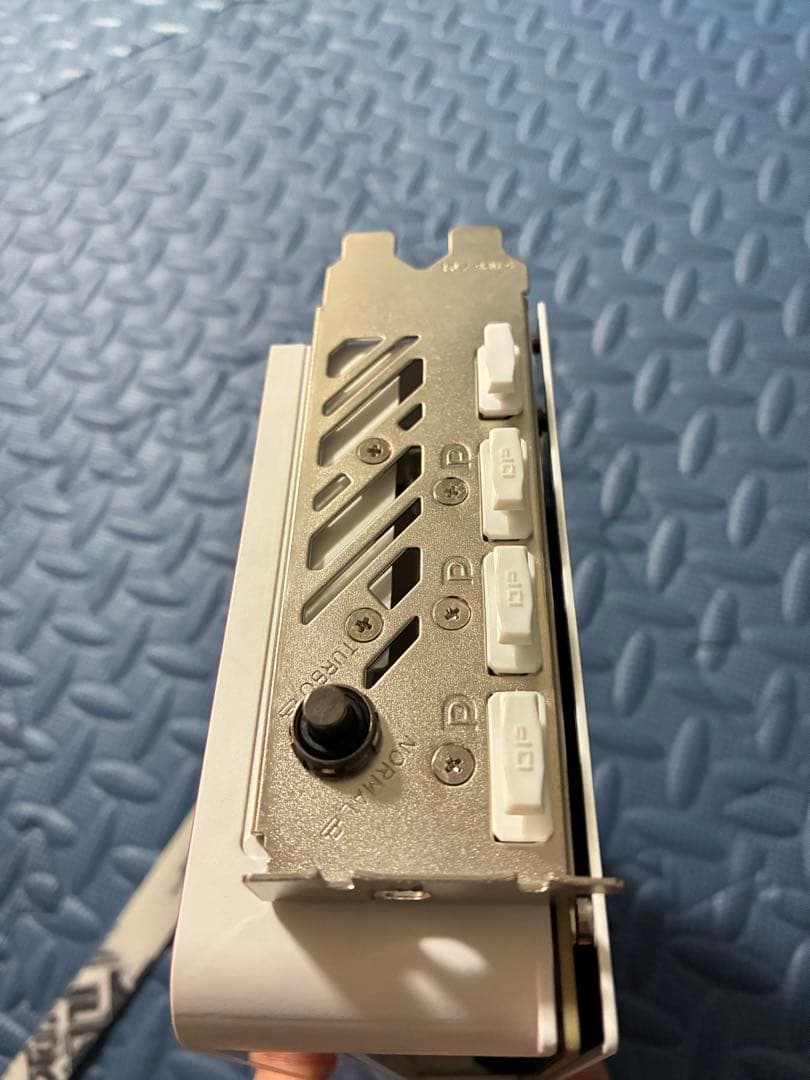 グラフィックボード・グラボ・ビデオカード COLORFUL RTX 5060 Ti Ultra W DUO OC 16GB