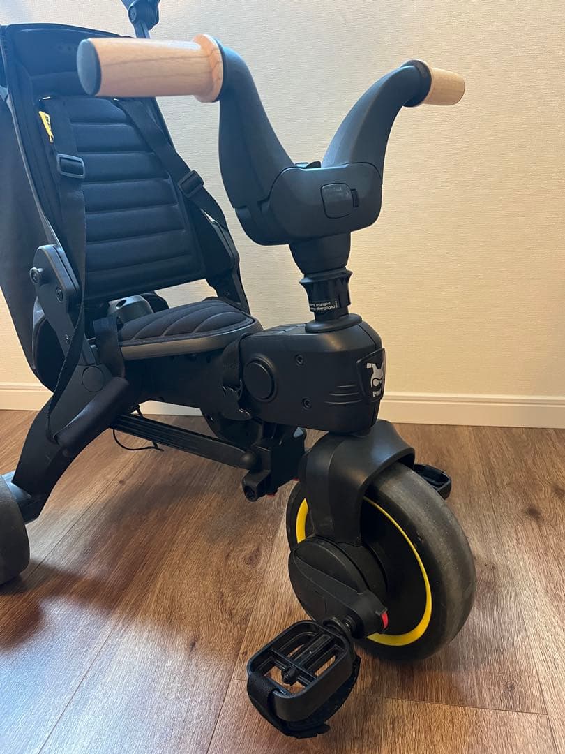 doona. Liki Trike リキトライク　黒　黄色