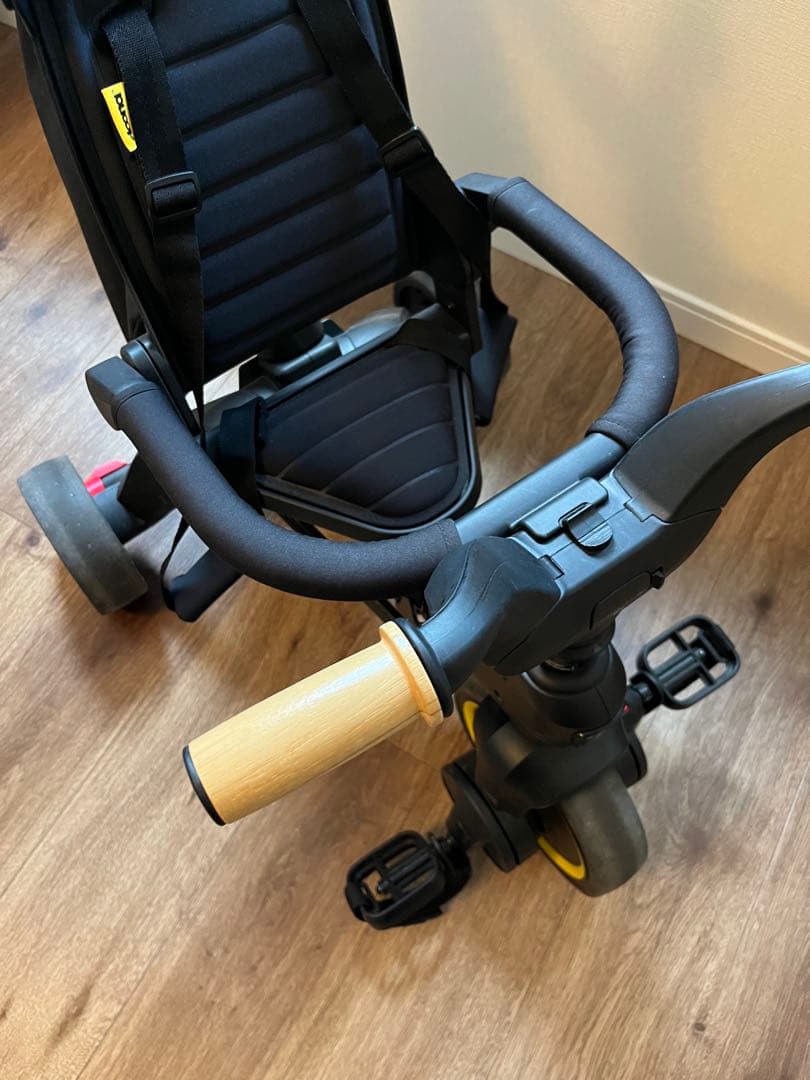 doona. Liki Trike リキトライク　黒　黄色