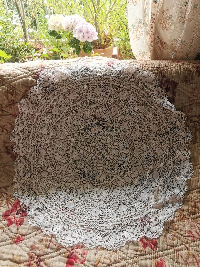 アンティークマルチーズレース 美しいエクリュφ75㎝見事なラージラウンドドイリー
