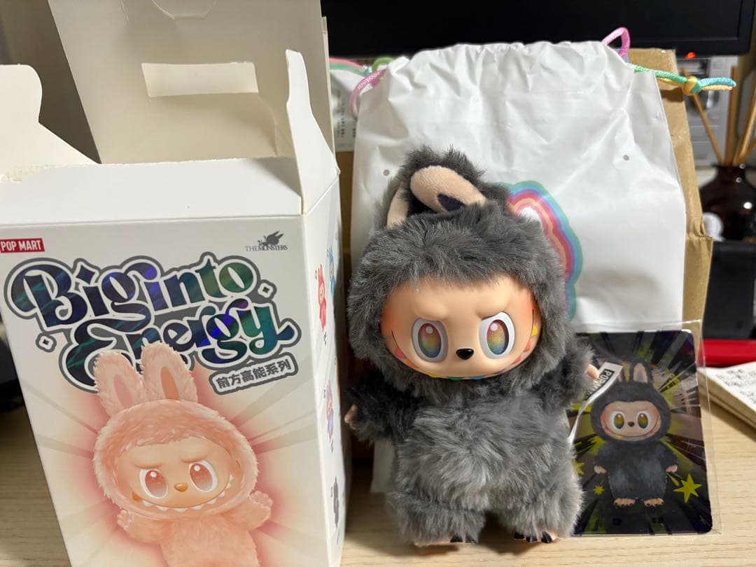 ポップマート ザ モンスターズ (ラブブ) ビッグイントゥエナジー シリーズ
