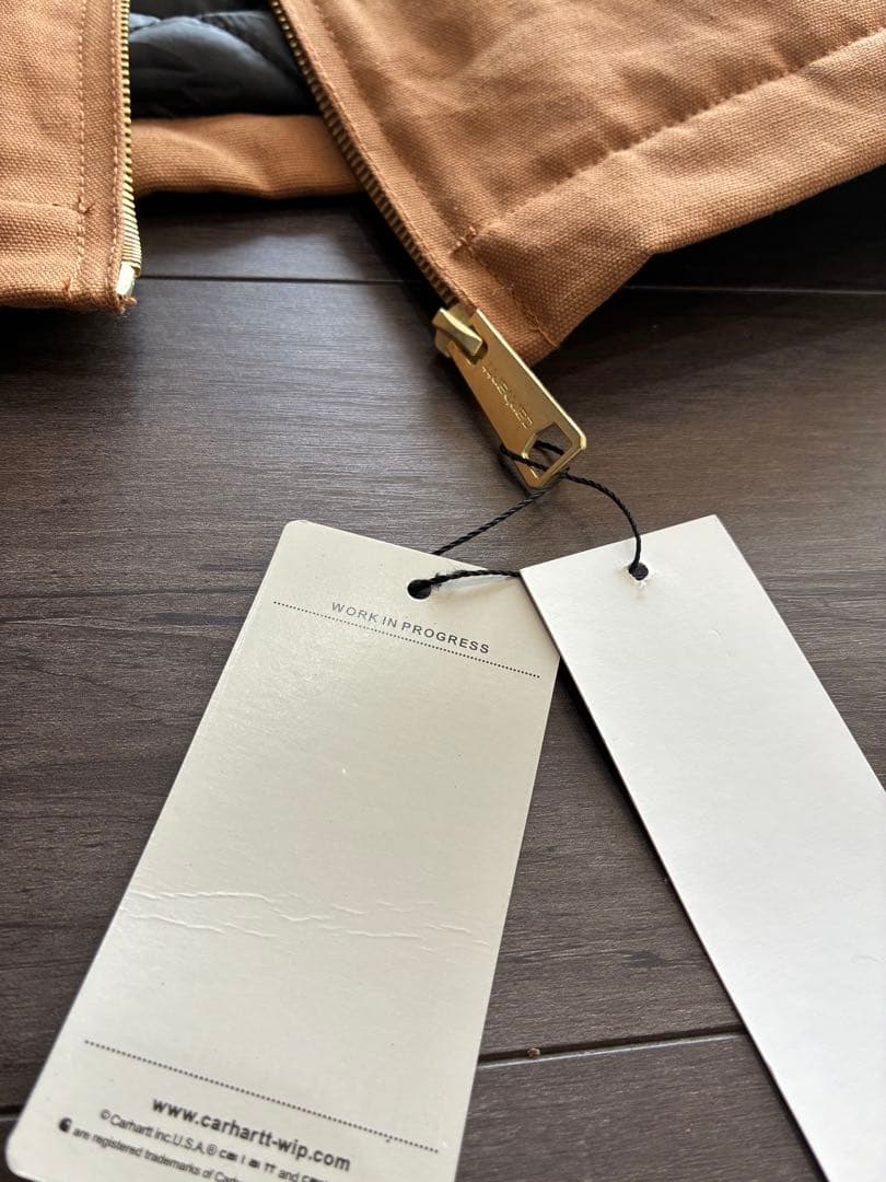 Carhartt ブラウンジャケット