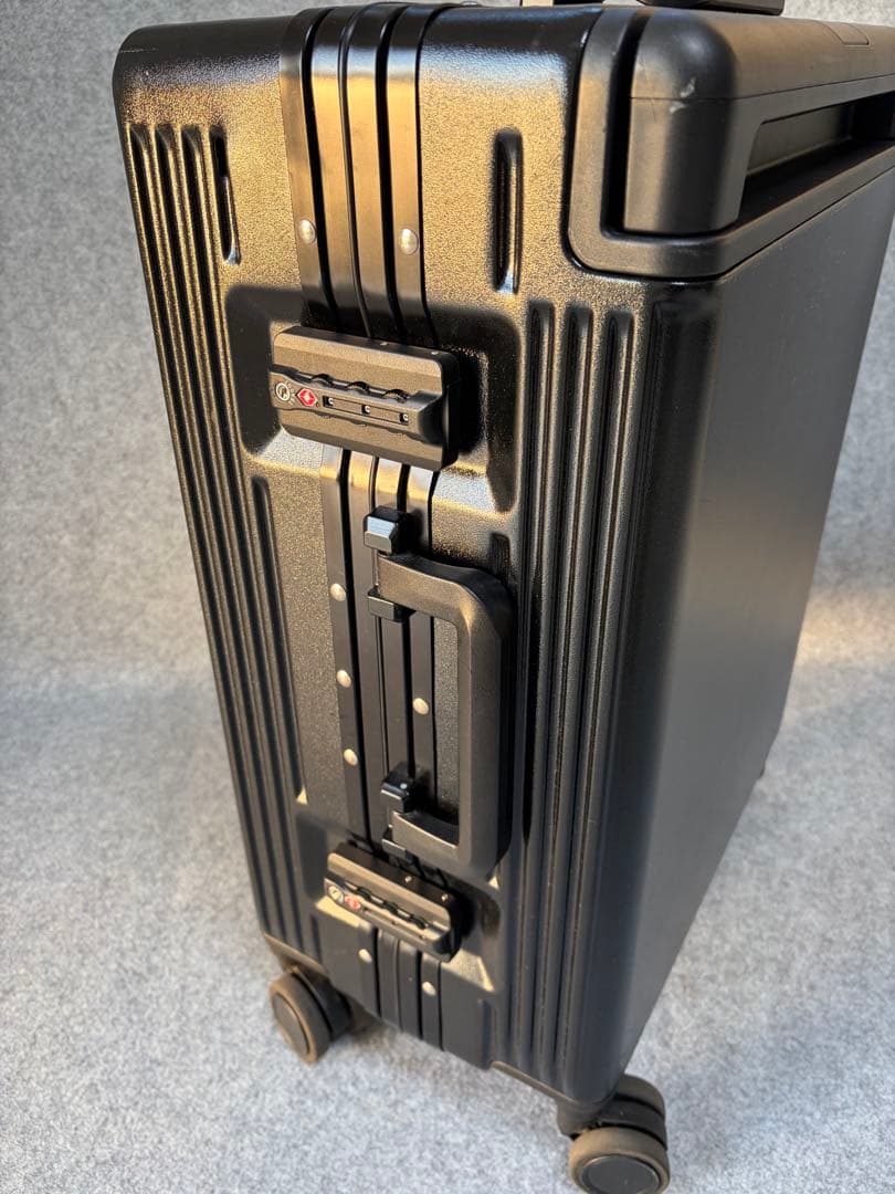 【タビトラ】スーツケース　キャリーカート USBポート付き