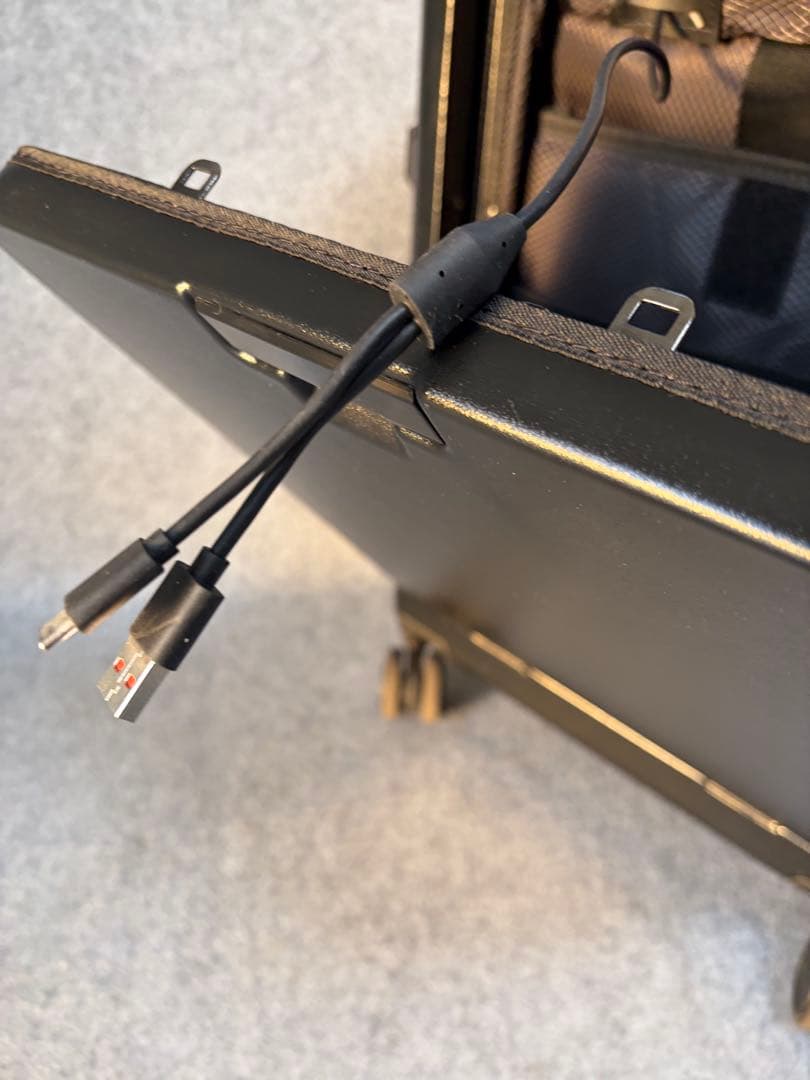 【タビトラ】スーツケース　キャリーカート USBポート付き