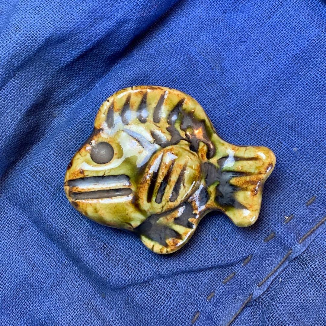 shuiyemikioです。魚　織部焼　箸置
