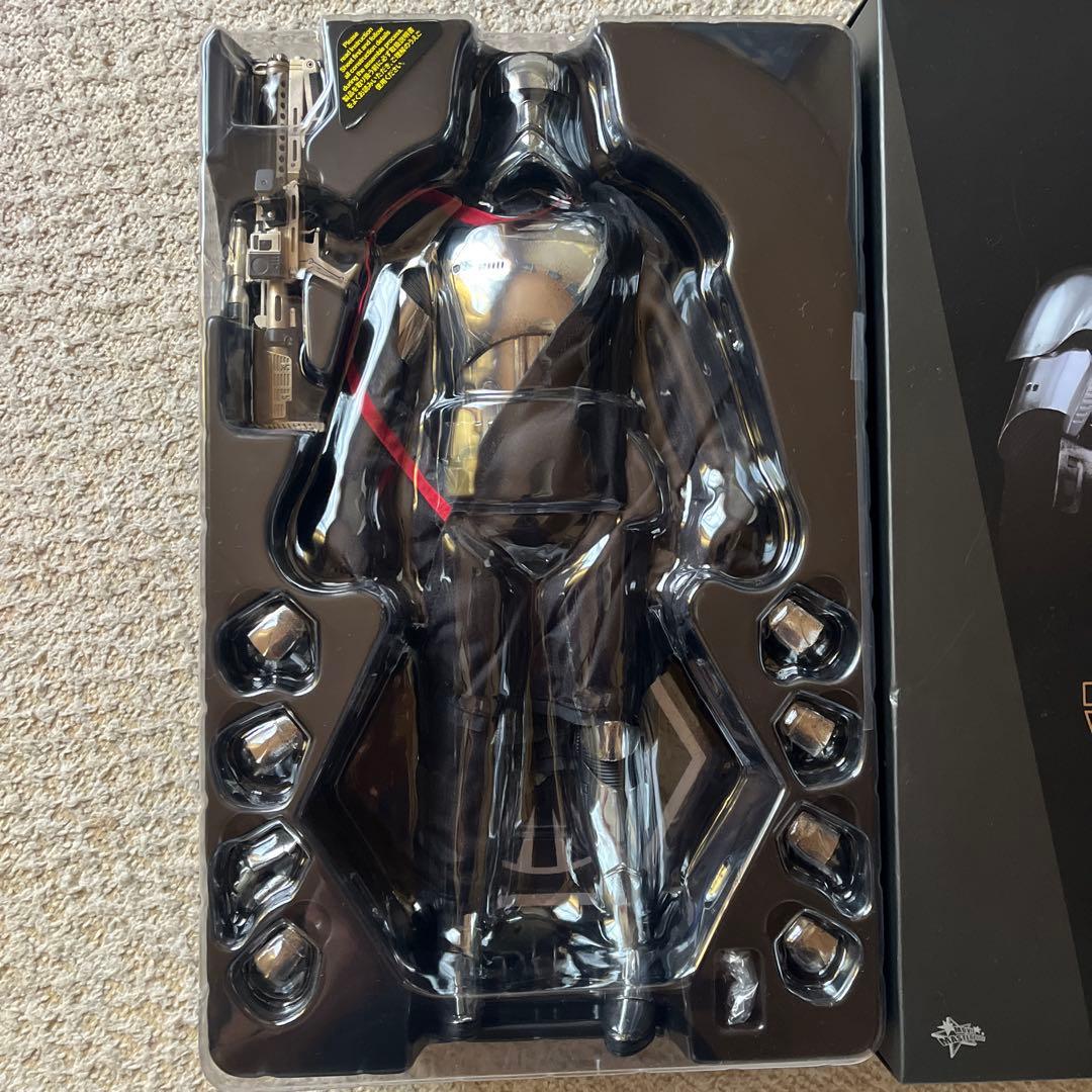 Hot Toys スター・ウォーズ キャプテン・ファズマ 1/6