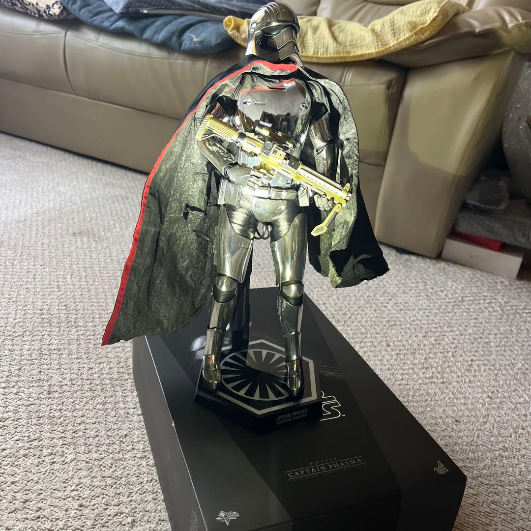 Hot Toys スター・ウォーズ キャプテン・ファズマ 1/6