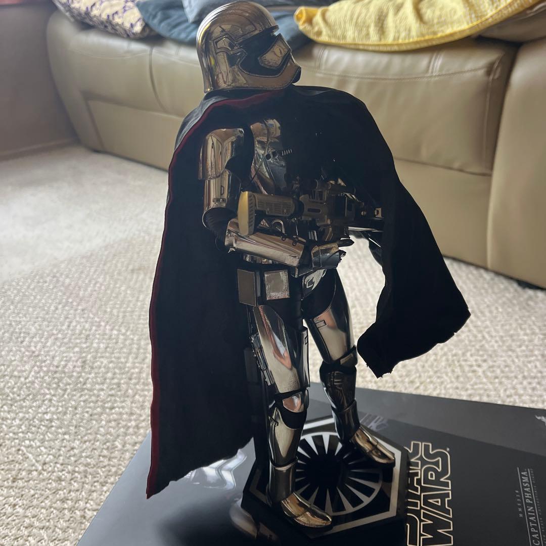 Hot Toys スター・ウォーズ キャプテン・ファズマ 1/6