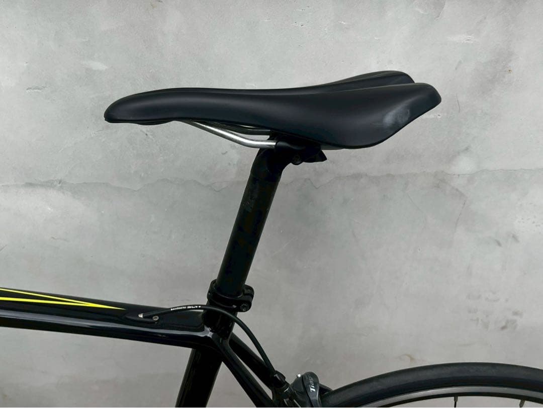 シャー芯　Specialized Tarmac ロードバイク ブラック/イエロー