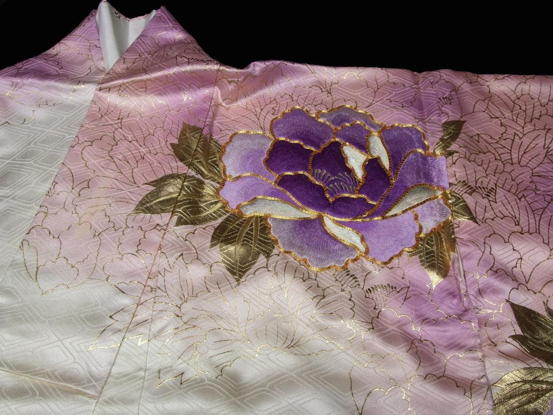 ぷっくり手刺繍の大輪牡丹　振袖フルセット　ｍ43　成人式