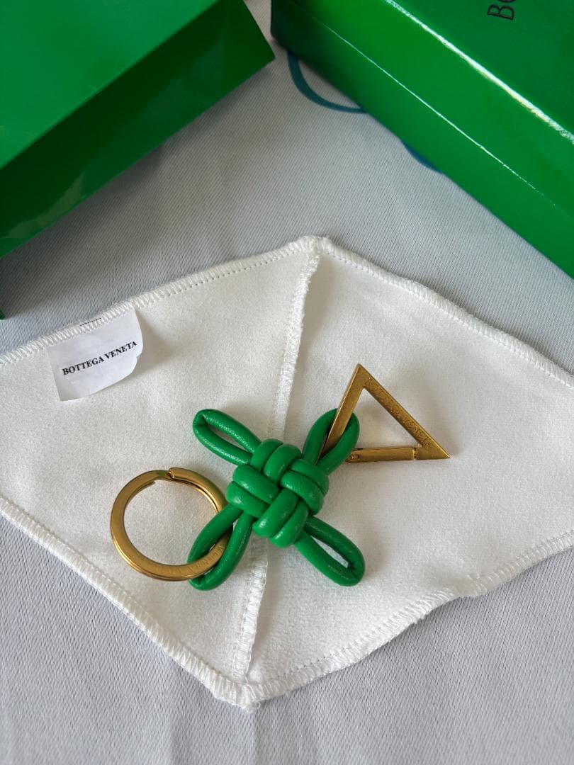 【匿名配送】ボッテガヴェネタ キーホルダー グリーン バッグチャーム