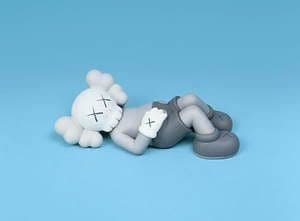 KAWS HOLIDAY JAPAN  フィギュア 2体セット