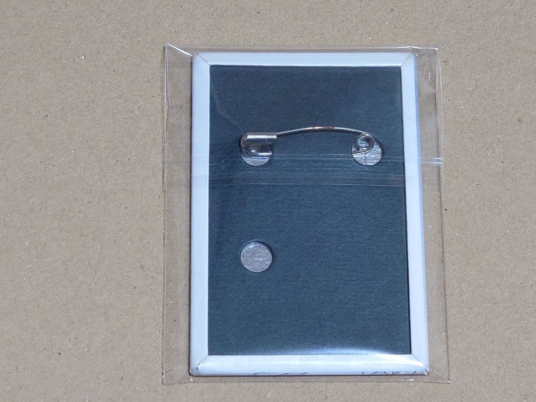 希少品 名探偵コナン 雑誌風 缶バッジ 怪盗キッド