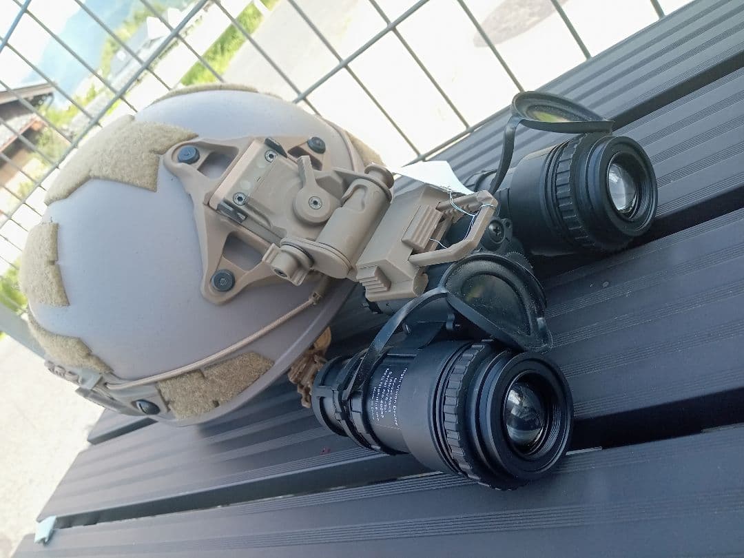 REVISION CAIMAN　 FMA PVS-15 ナイトビジョン　レプリカ