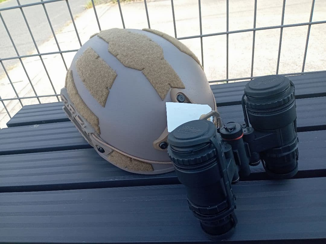 REVISION CAIMAN　 FMA PVS-15 ナイトビジョン　レプリカ