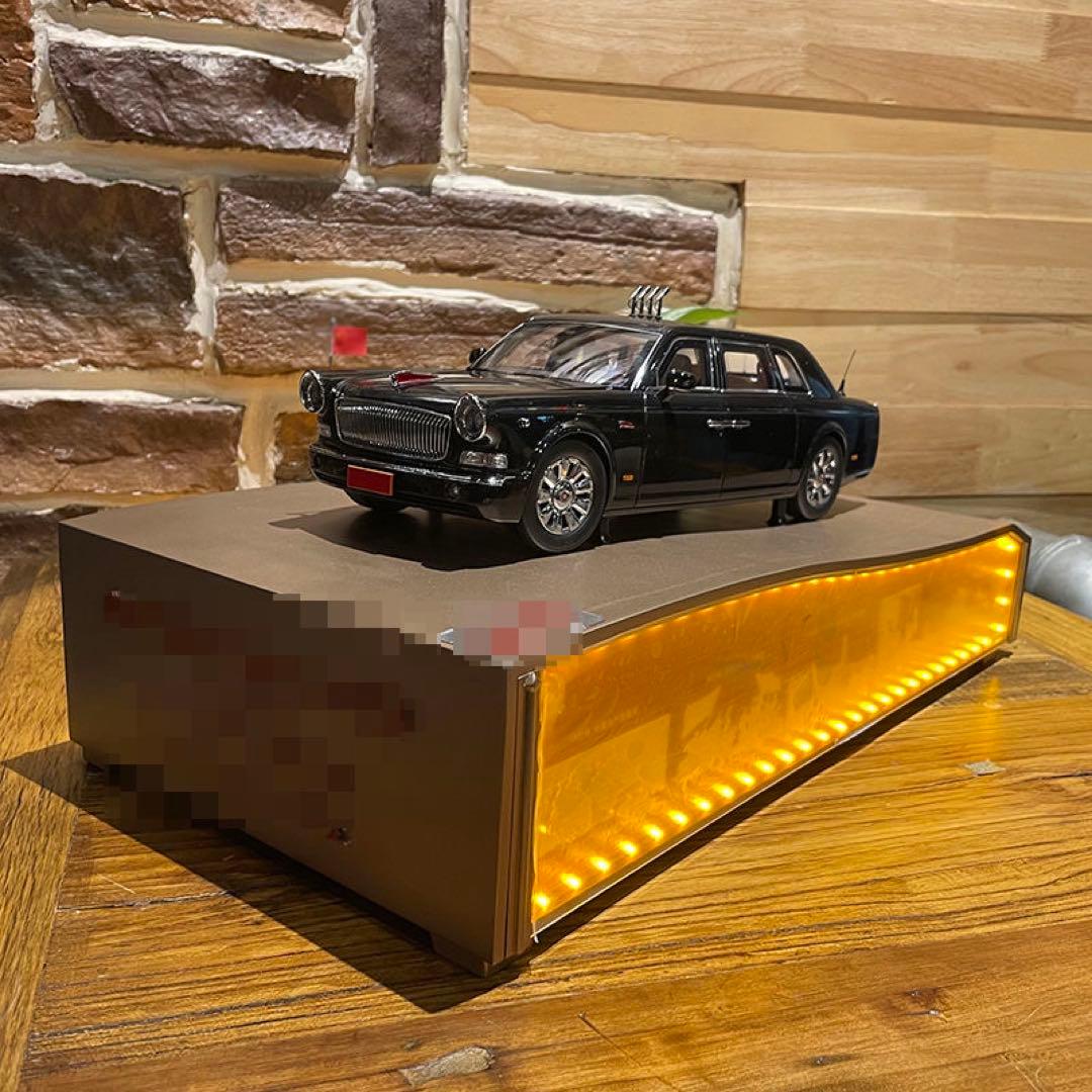 1/18 紅旗 CA7601 モデル 点灯ギミック付 合金製ミニカー　ケース付け