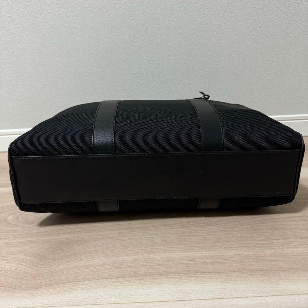 高級感 ジョルジオアルマーニ ビジネスバッグ 黒 A4 PC収納可 南京錠