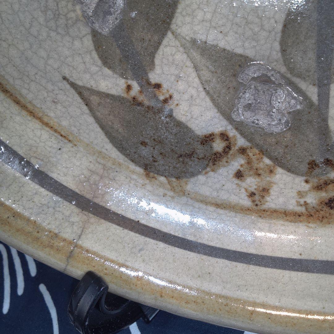 骨董３ 花模様の陶器の皿