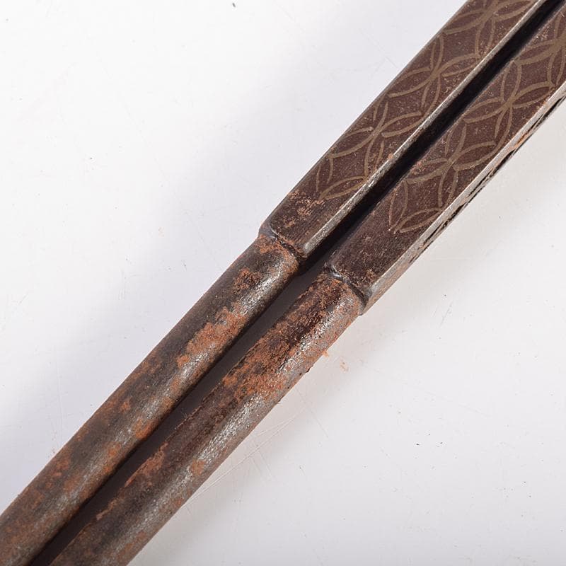 茶道具　一辰造　鉄時代　角透七宝象嵌入　飾火箸　共箱　V　R7701