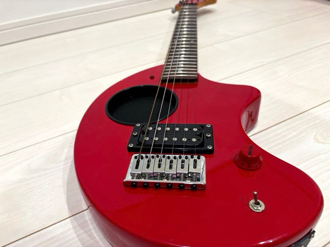 Fernandes ZO-3 Red フェルナンデス　ゾーさん　アンプ内蔵ギター