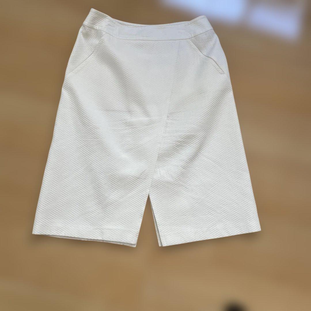 CHANEL ホワイト ボタン付きスカート 38