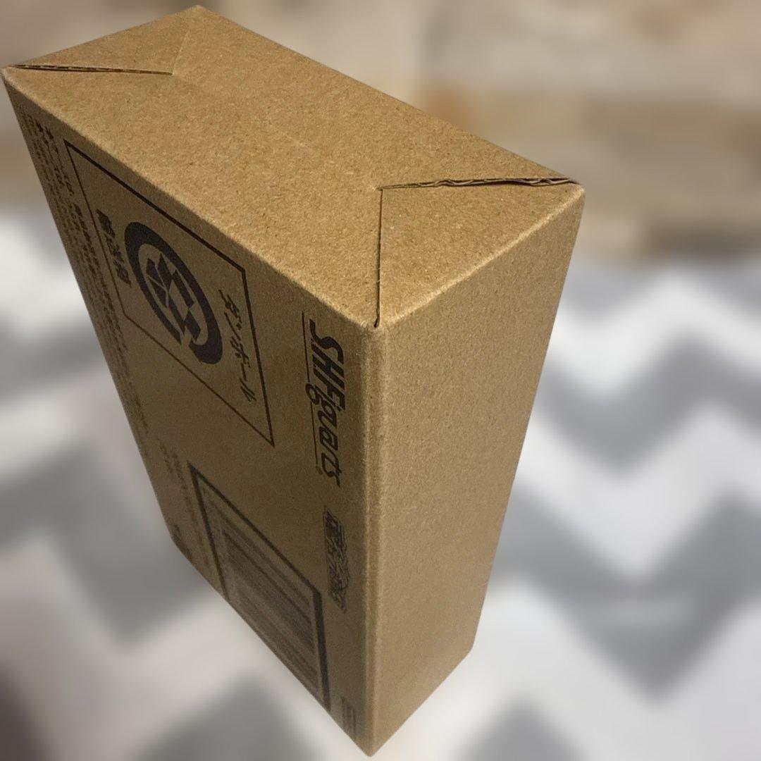 S.H.Figuarts 仮面ライダーゼロツー (イズVer.)