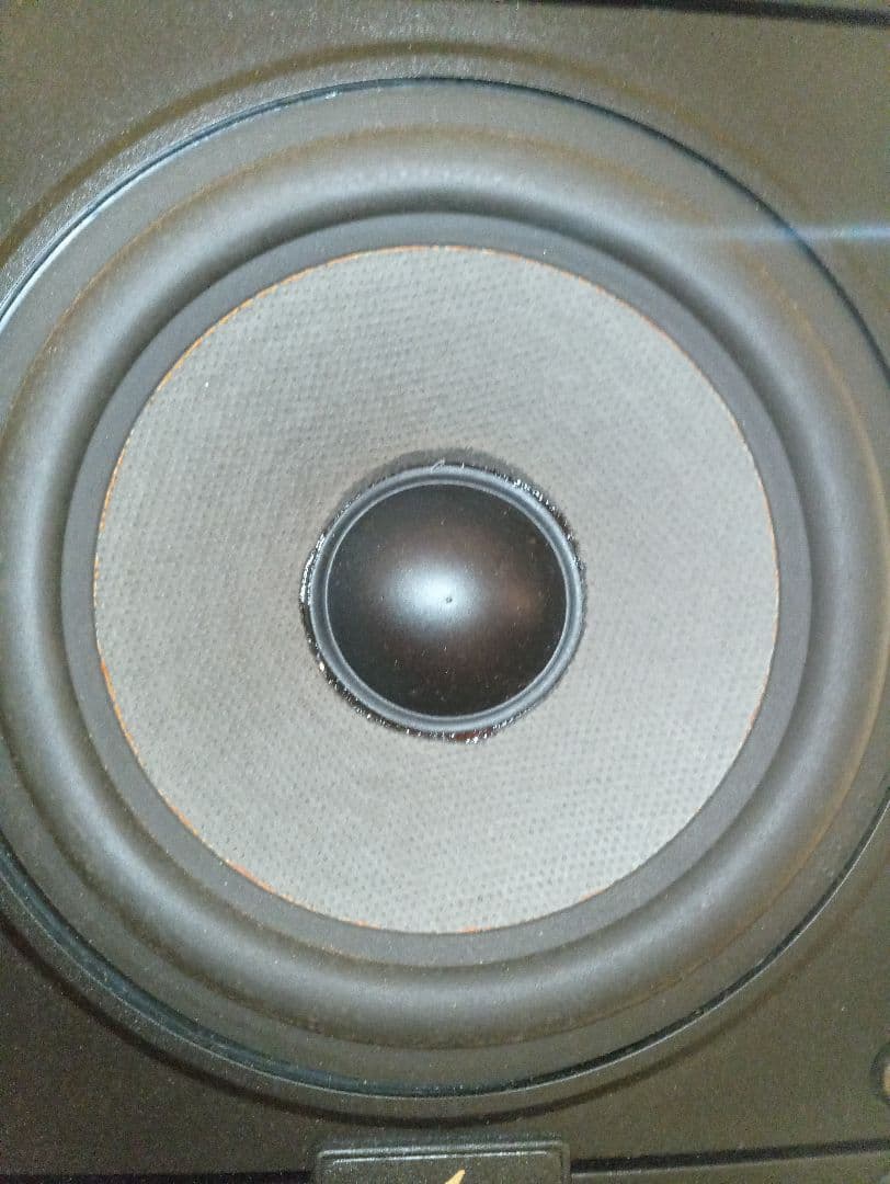 英国製 CELESTION 1 、チタニウムドーム型ツイーターで明瞭でリアルな音